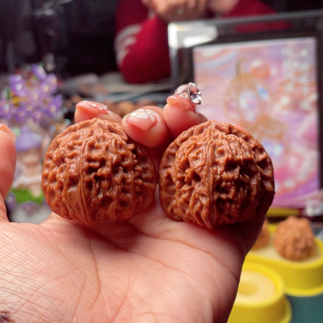 【闪购商品】文玩核桃把件郭*露白狮子39