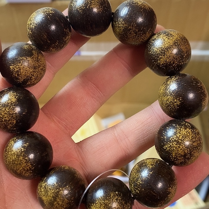 潮***哥大叶紫檀（黑酸枝木类）