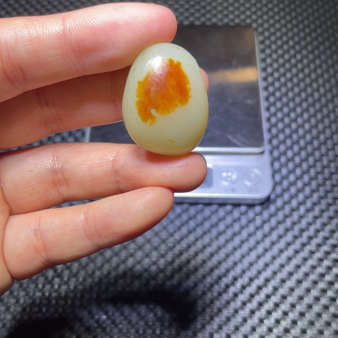 昆***梦和田玉（糖玉）未镶嵌颈饰