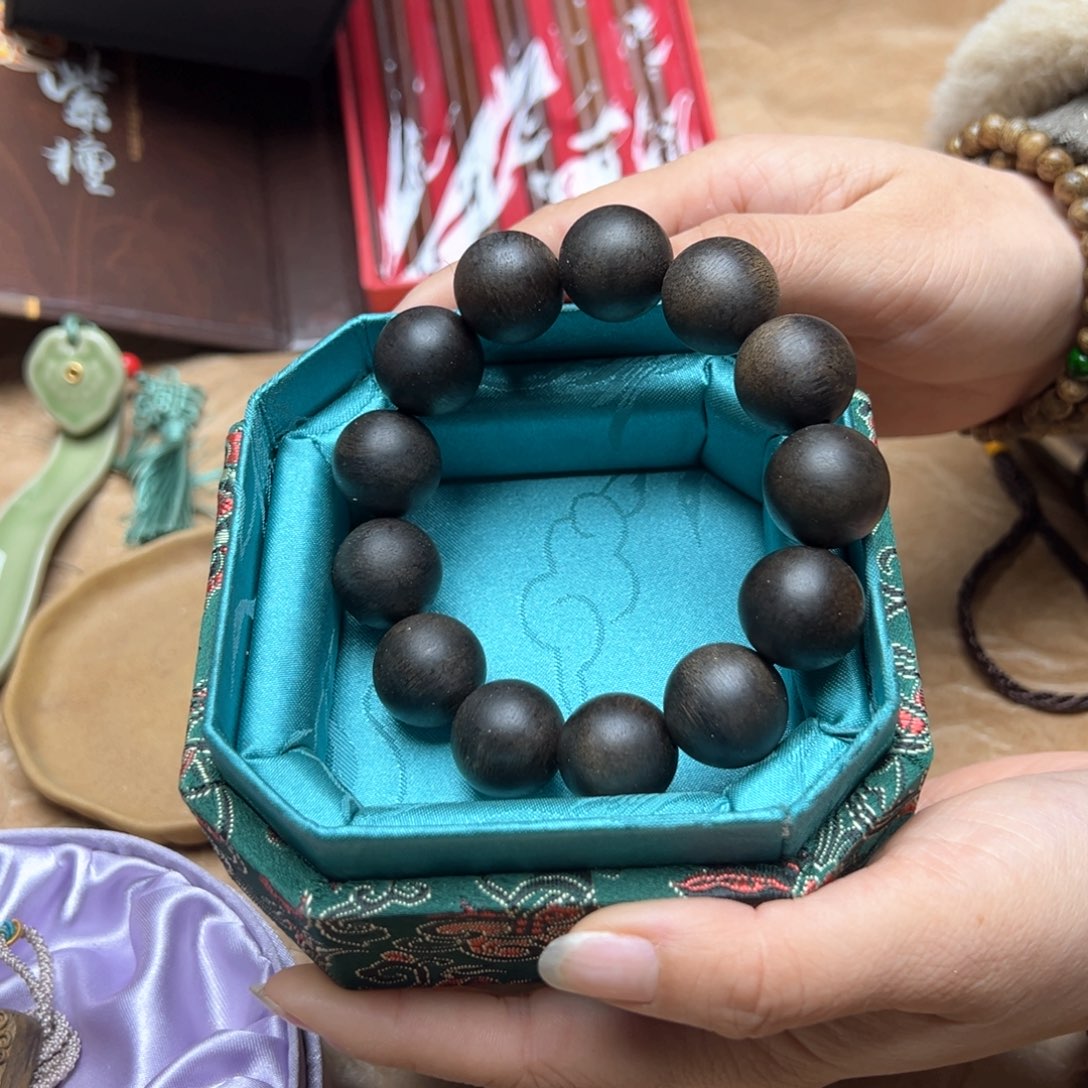 大叶紫檀（黑酸枝木类）