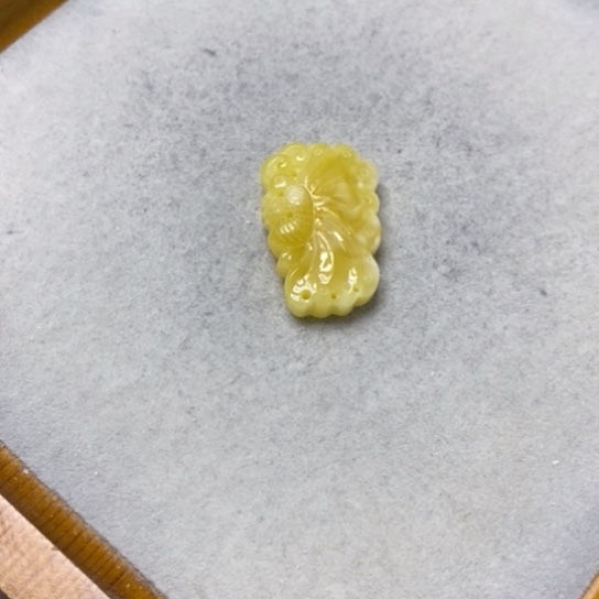 蜜蜡裸石未镶嵌吊坠