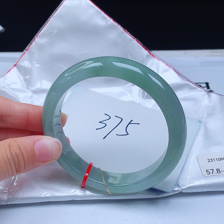 翡翠手镯未镶嵌57+正圈