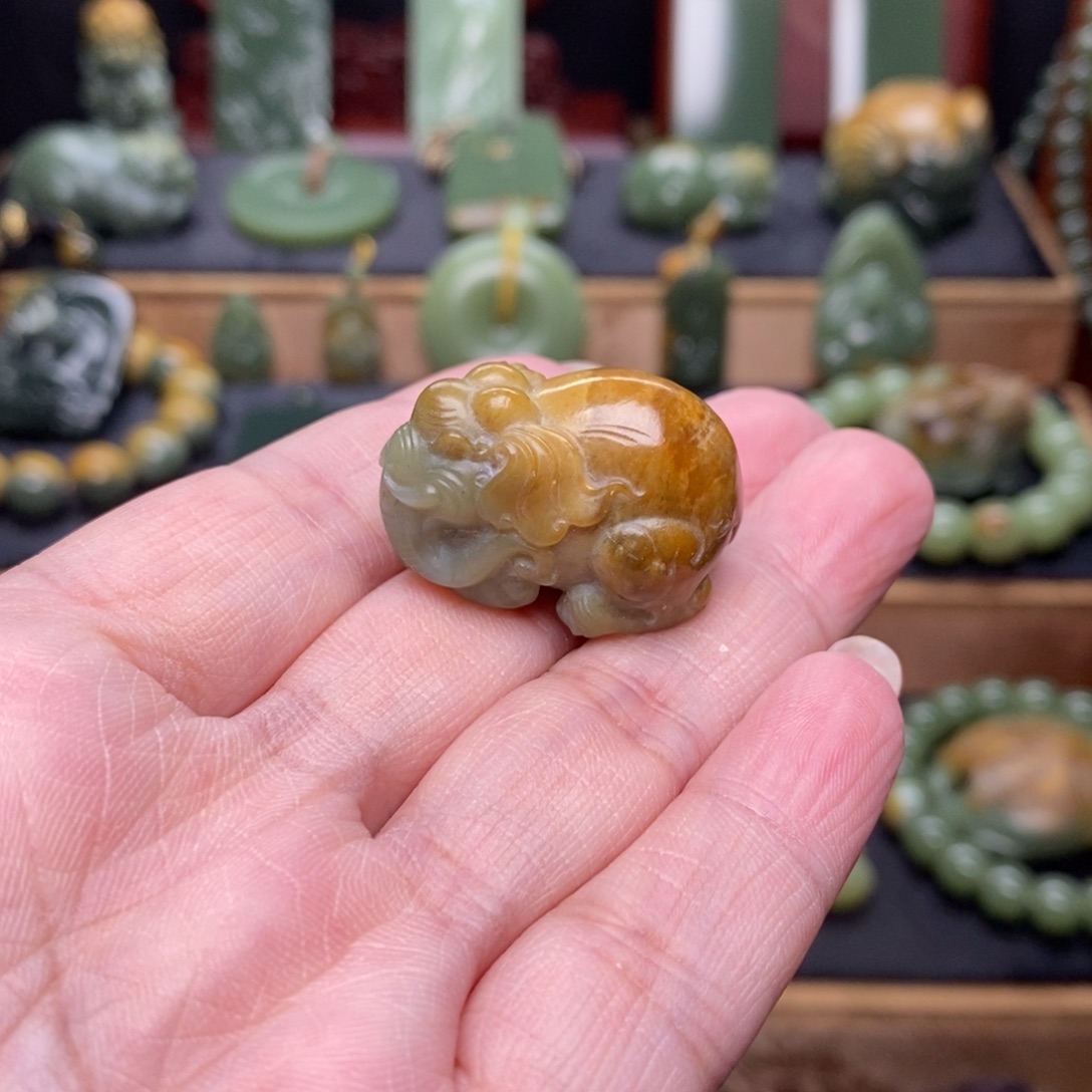 岫岩河磨玉（透闪石质玉）未镶嵌挂件