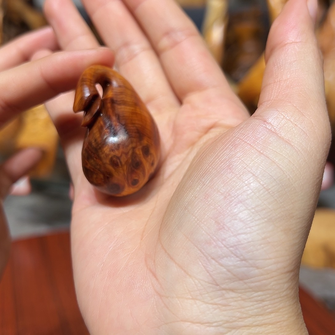 柏木（崖柏）烁**贸崖柏木手把件摆件