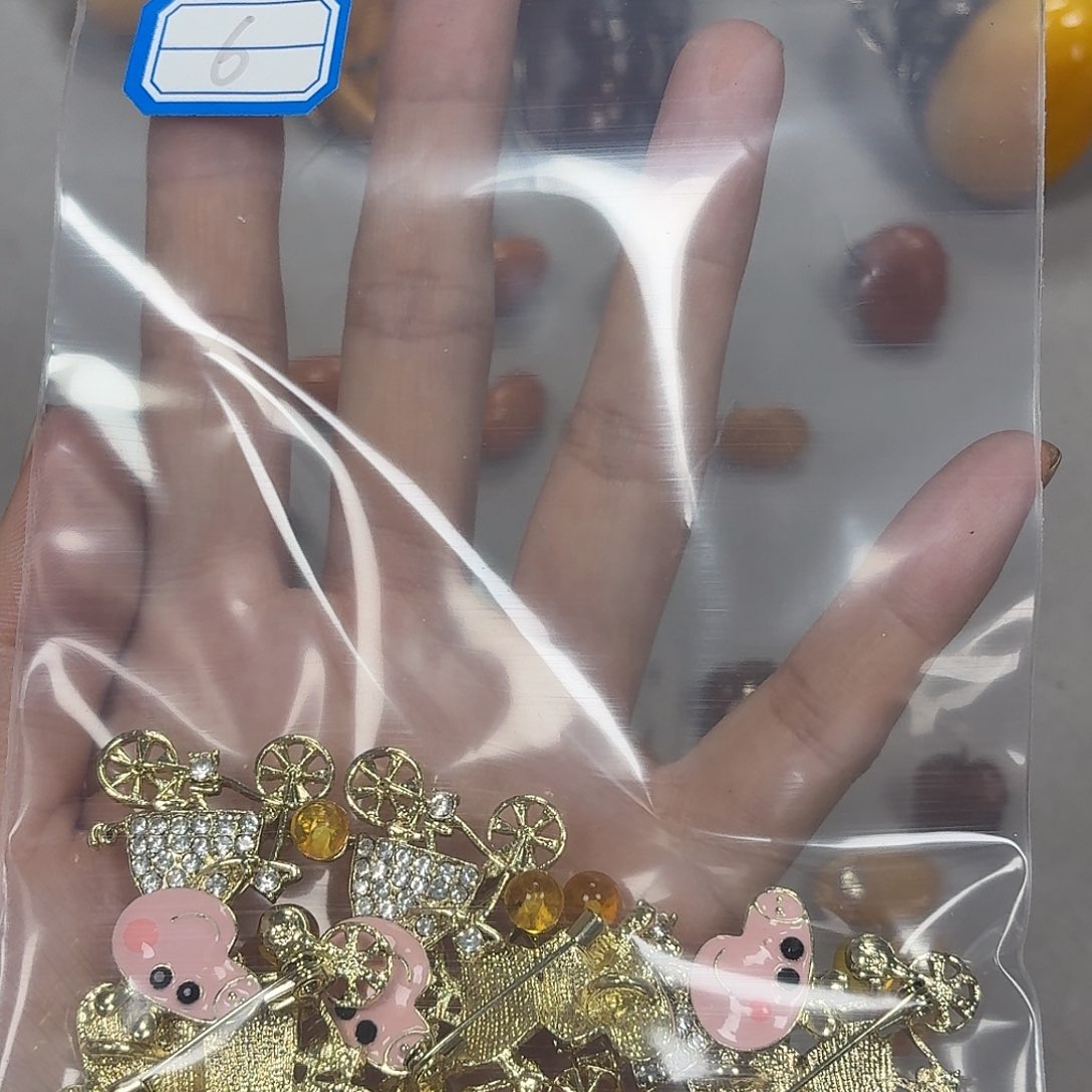 约***盒琥珀未镶嵌颈饰吊坠