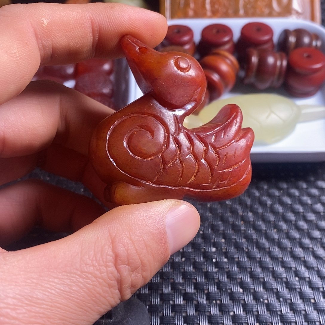 岫玉未镶嵌珠宝奇石