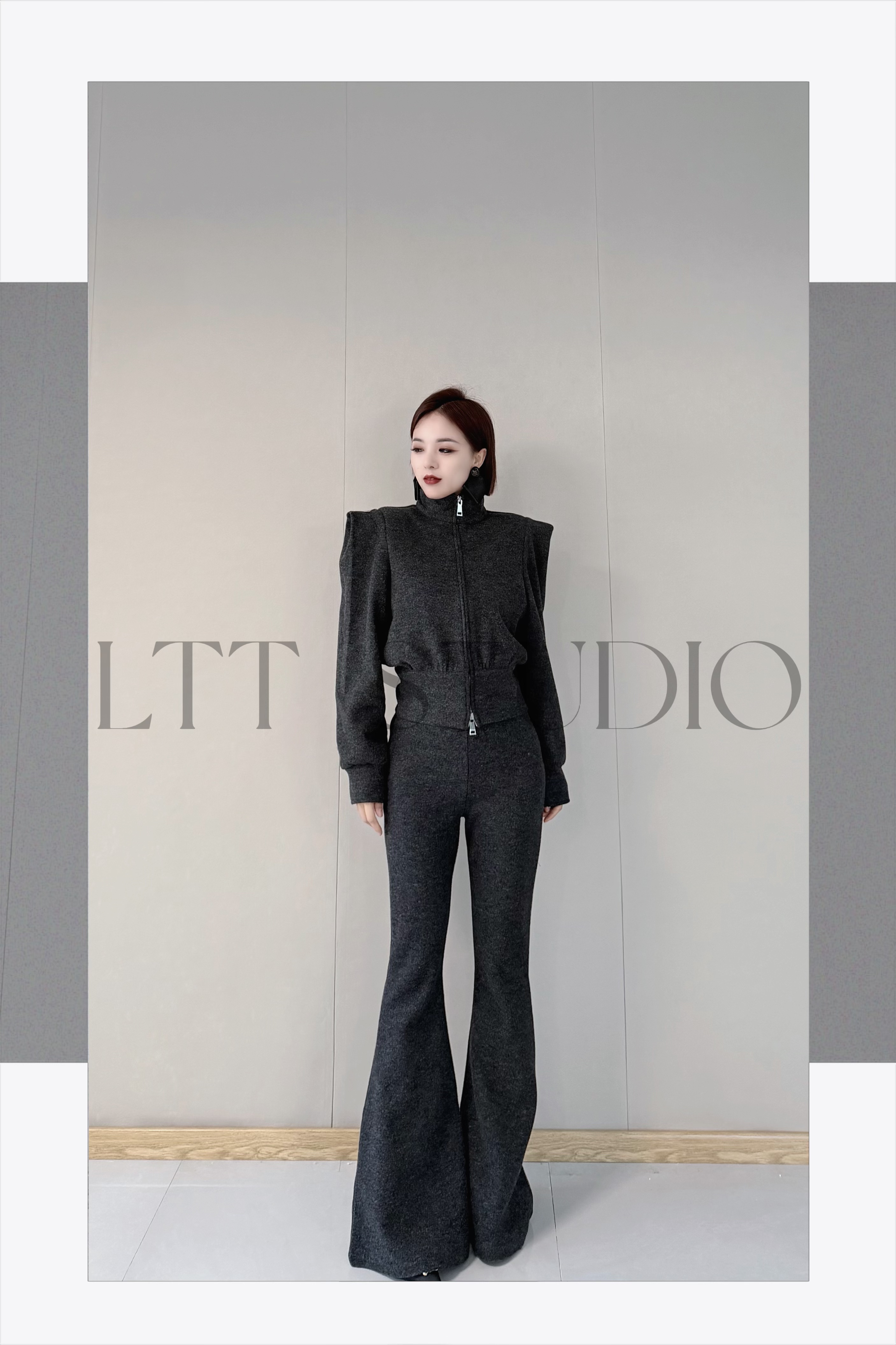LTT STUDIO- 冬款新款时尚加绒灰色拉链收腰外套高腰喇叭裤套装