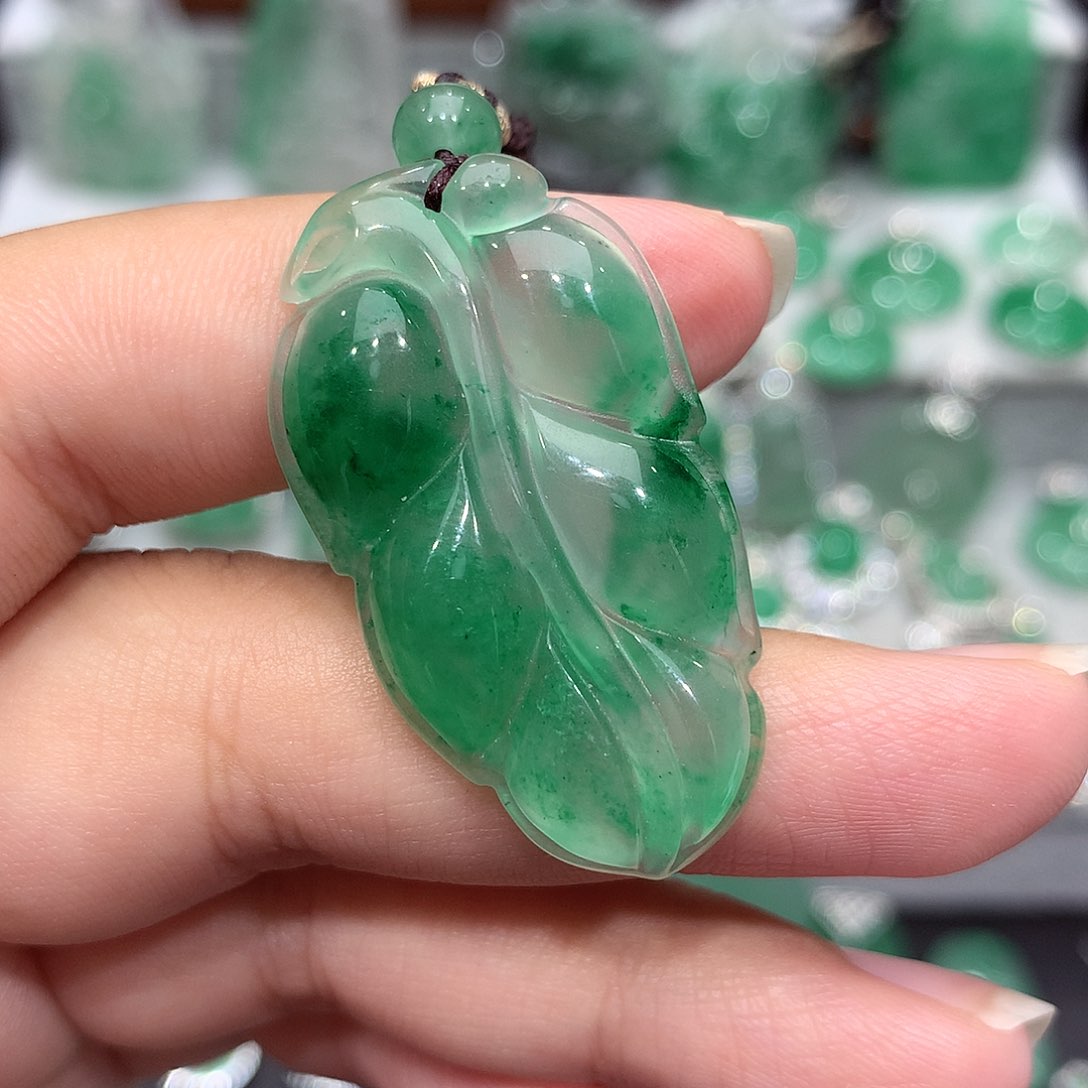 未镶嵌非洲翠石英质玉（非洲翠）