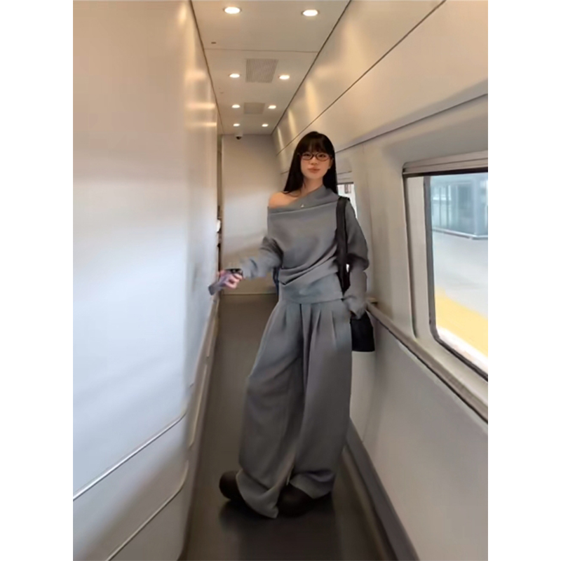 韩系慵懒风套装女秋冬季斜肩长袖套头卫衣穿搭微喇裤子休闲两件套