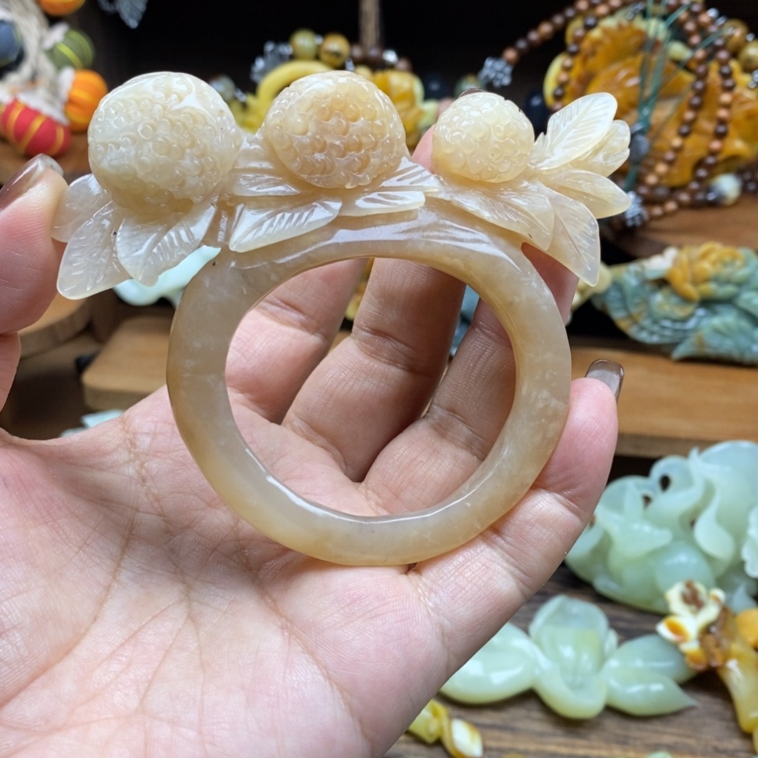 蛇纹石玉未镶嵌吊坠(不含链)微瑕