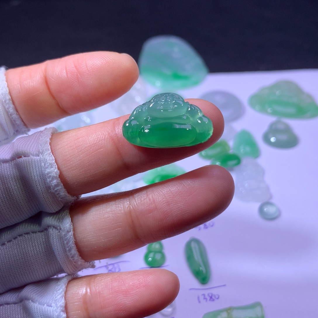 翡翠未镶嵌耳饰佛