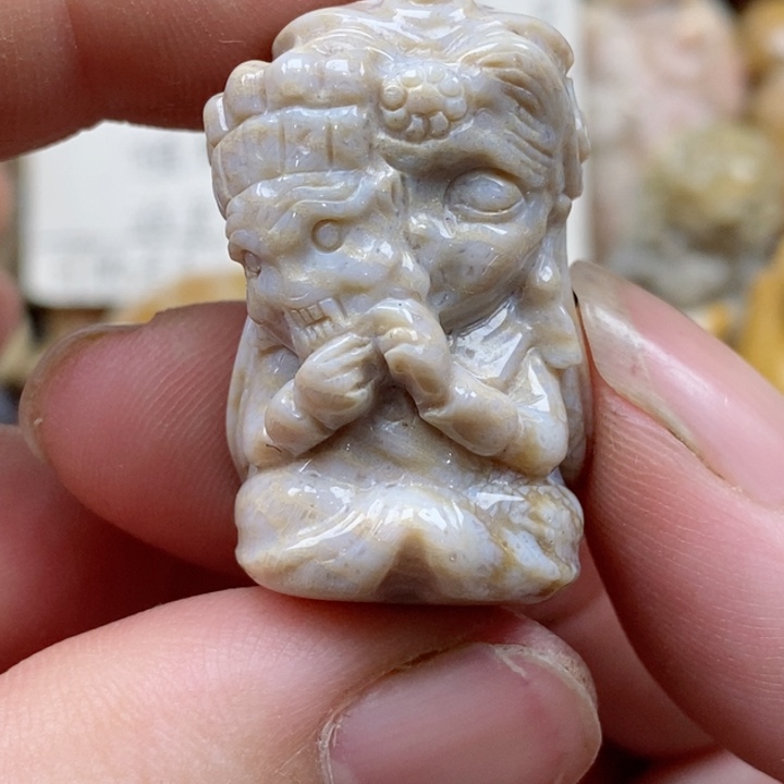 颈饰未镶嵌硅化珊瑚（珊瑚玉）小