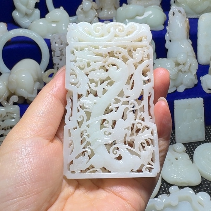 用***3和田玉（糖玉）未镶嵌把件