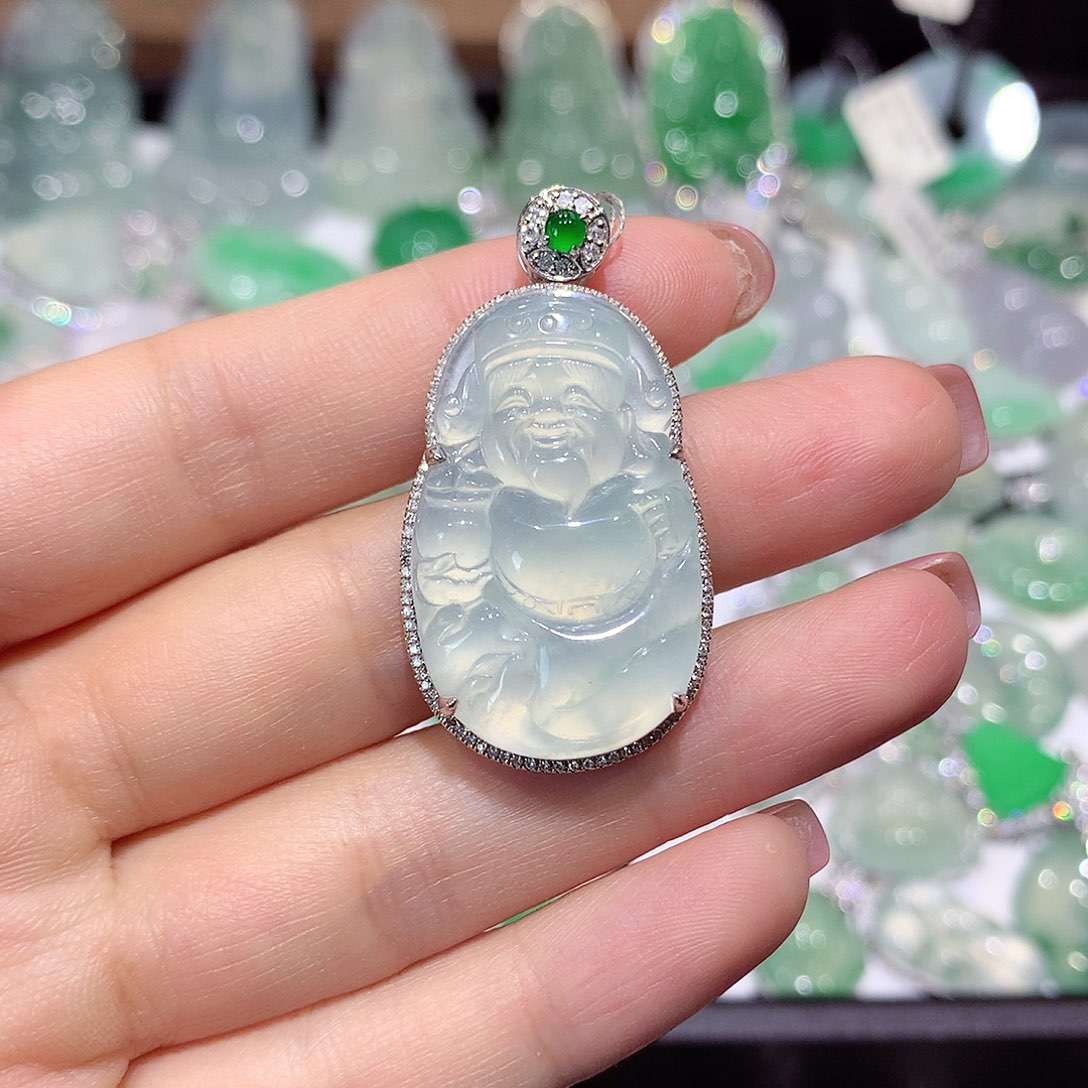 翡翠18K金镶嵌颈饰财