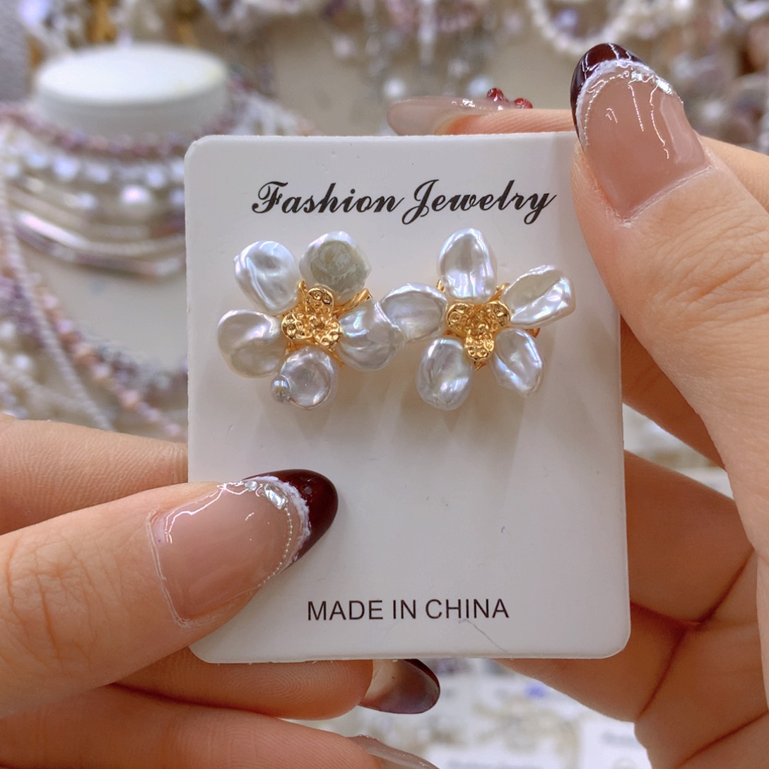 淡水珍珠耳饰合金