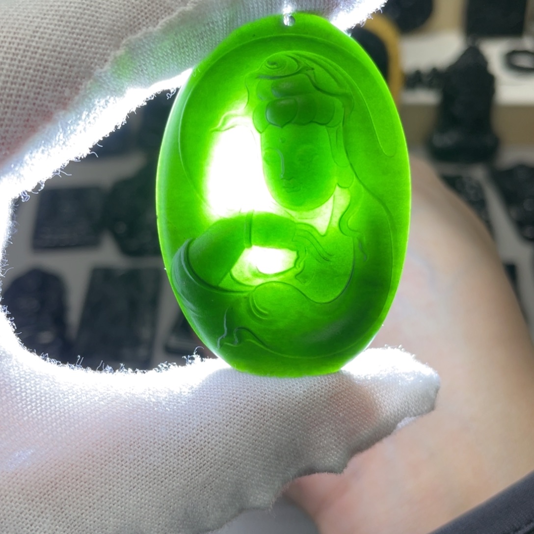 蛇纹石玉未镶嵌吊坠