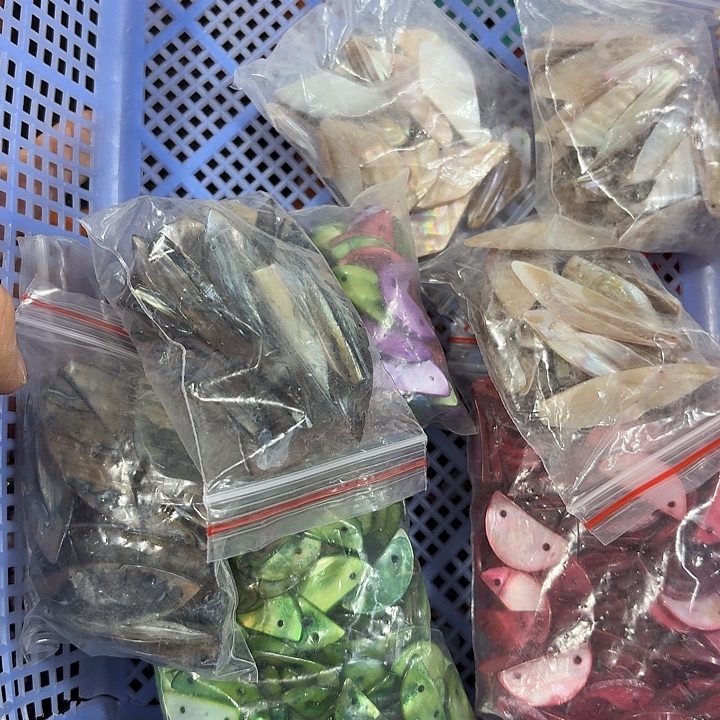 善***鑫玛瑙/玉髓合金珠宝半成品75号打包