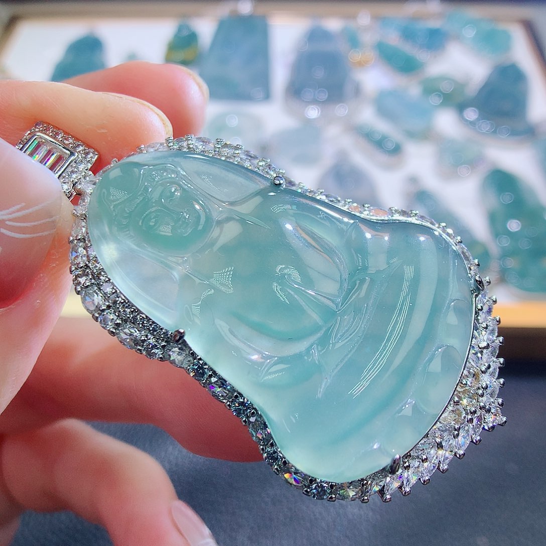 翡翠颈饰未镶嵌翡翠