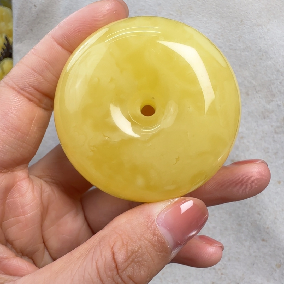 蜜蜡未镶嵌珠宝奇石