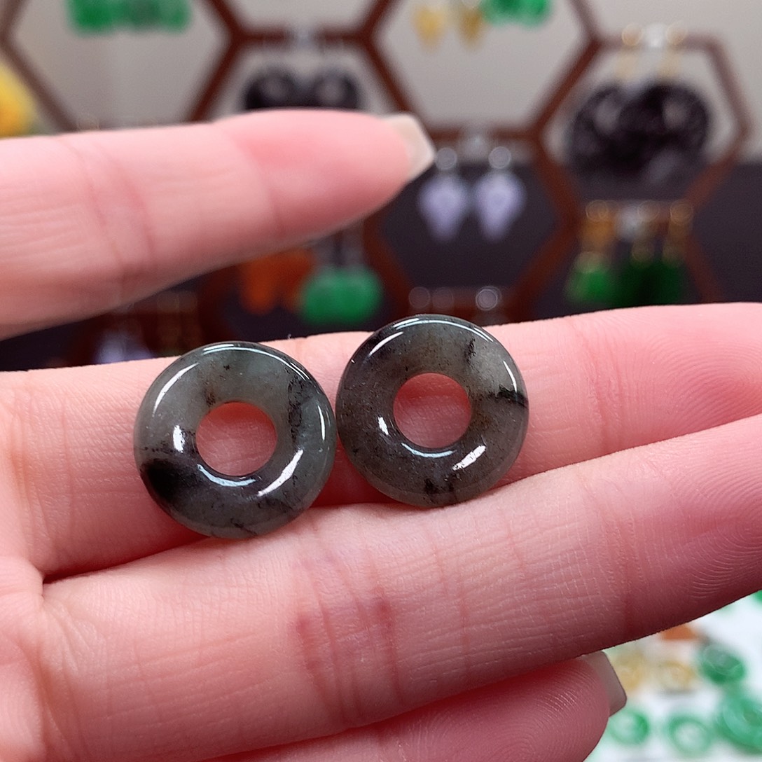 翡翠耳饰未镶嵌天然翡翠