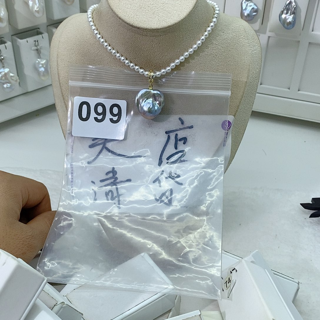 淡水珍珠颈饰合金