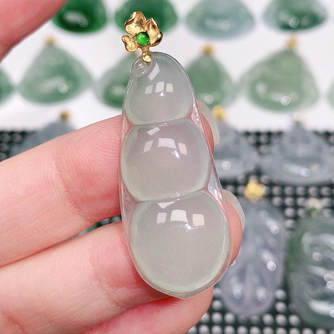 翡翠18K金镶嵌颈饰