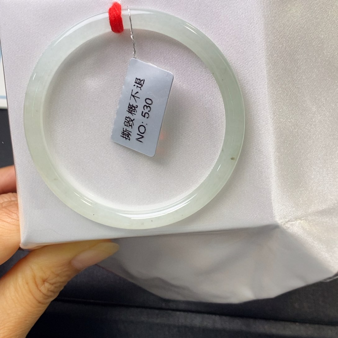 翡翠未镶嵌手镯（圆镯）53