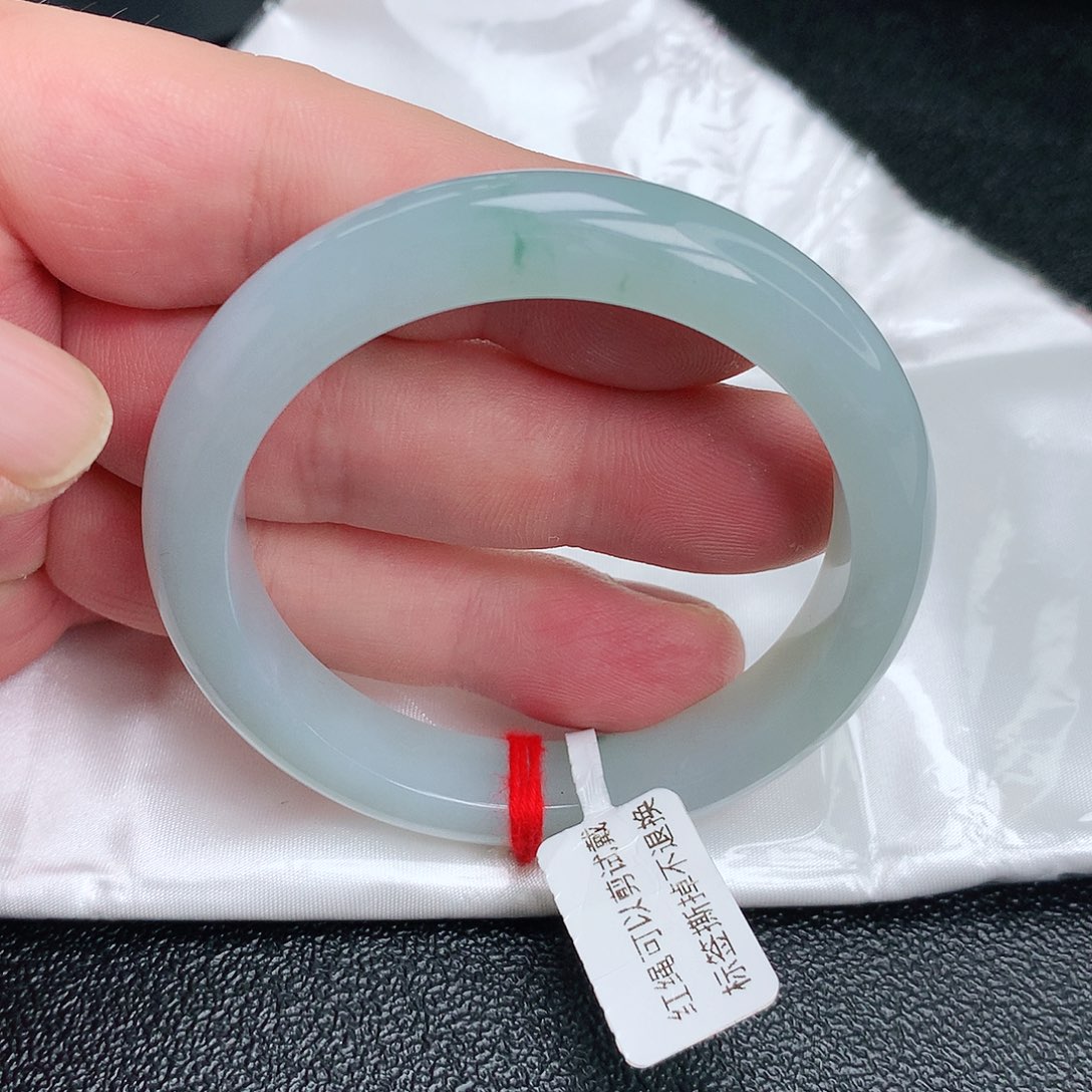 翡翠手镯未镶嵌55！