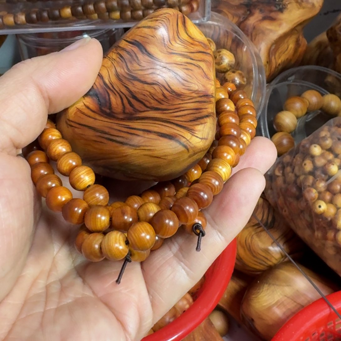 柏木（崖柏）吴*?太行崖柏把件和108