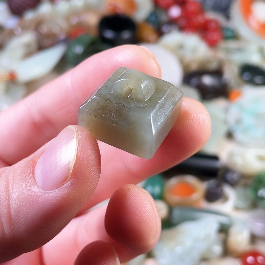 和田玉（糖玉）颈饰未镶嵌