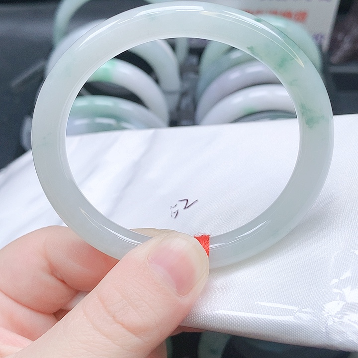 翡翠未镶嵌手镯09