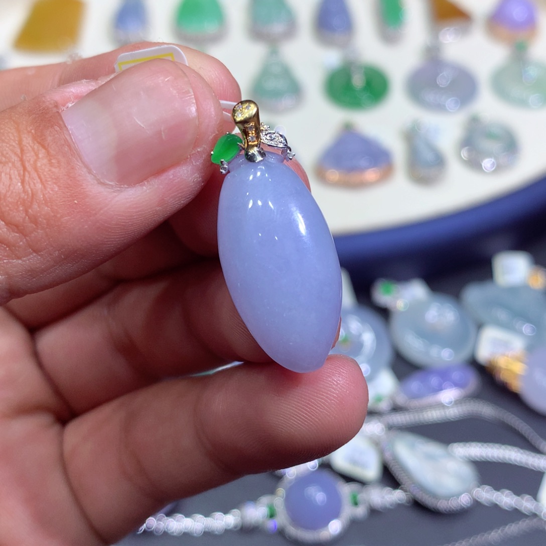 翡翠吊坠(赠链)18K金镶嵌