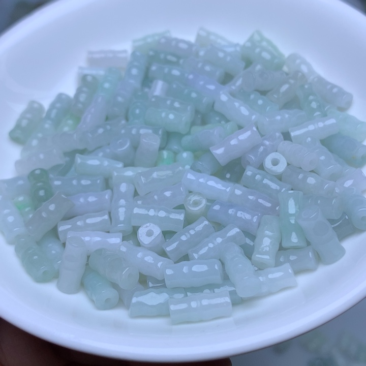 散珠翡翠卡4.5乘9.7冰绿白竹节50个