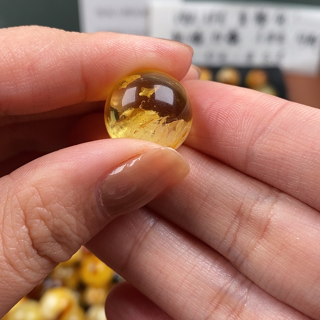 枫***度琥珀未镶嵌裸石蜜蜡