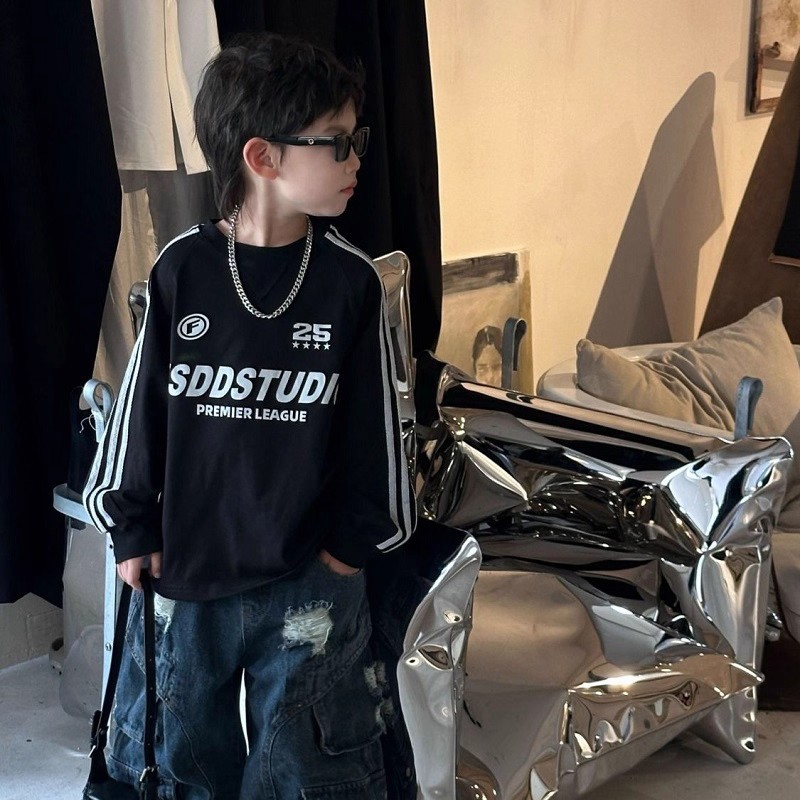 新款童装2025秋季小男孩潮酷圆领运动风长袖T恤时尚黑色休闲