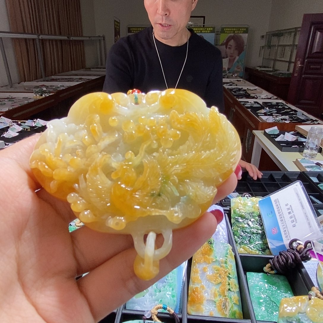 翡翠未镶嵌颈饰梁****啊翡翠