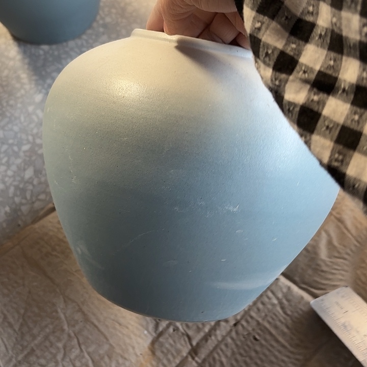 浅蓝白渐变小号高18口径10