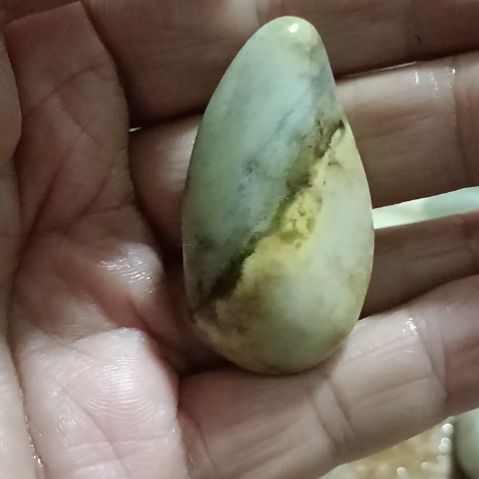 虎***缘和田玉（青白玉）未镶嵌珠宝奇石