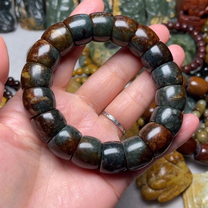 月***稀岫岩老玉（透闪石质玉）未镶嵌颈饰