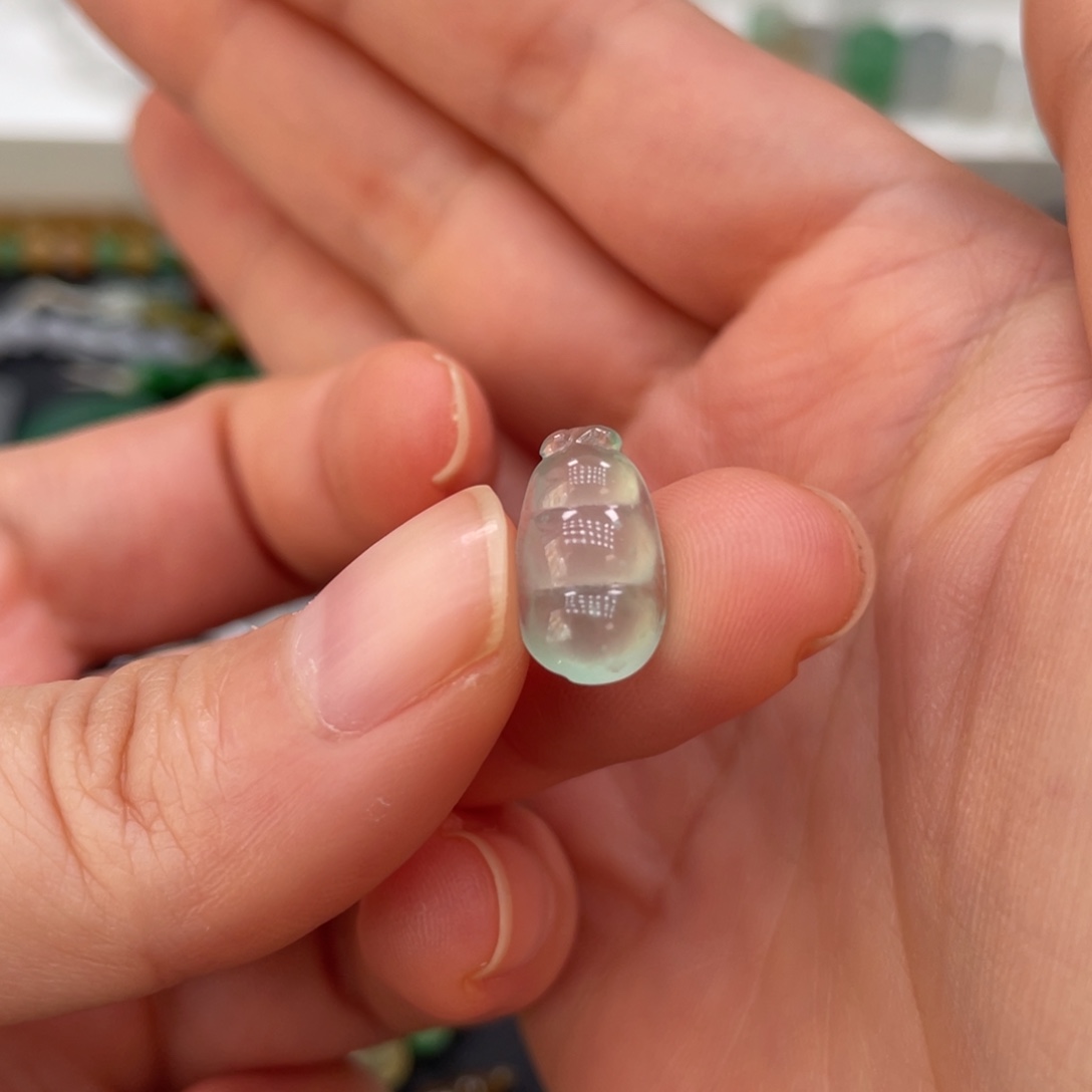 翡翠裸石缅甸翡翠天然