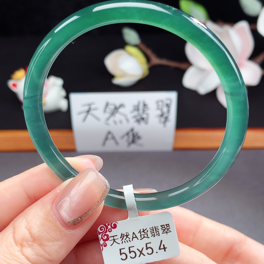 翡翠手镯（圆镯）未镶嵌