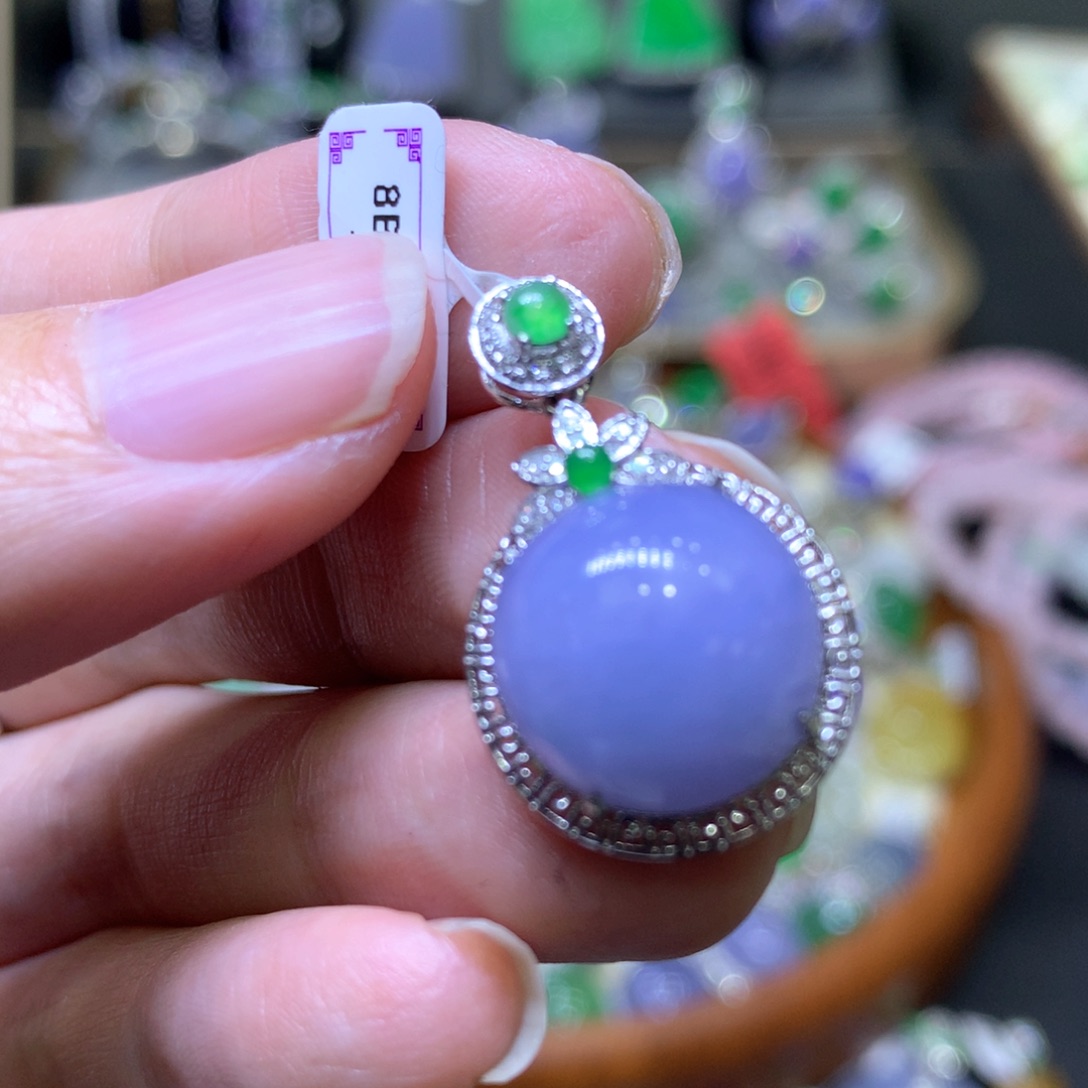 【闪购商品】翡翠颈饰18K金镶嵌翡翠吊坠项链