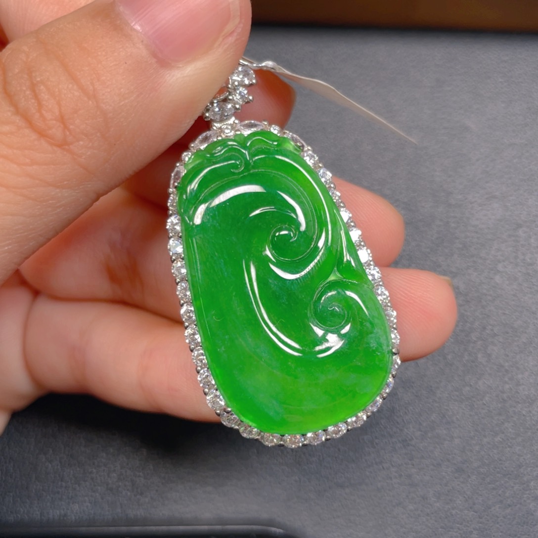 颈饰银S925镶嵌翡翠m j j