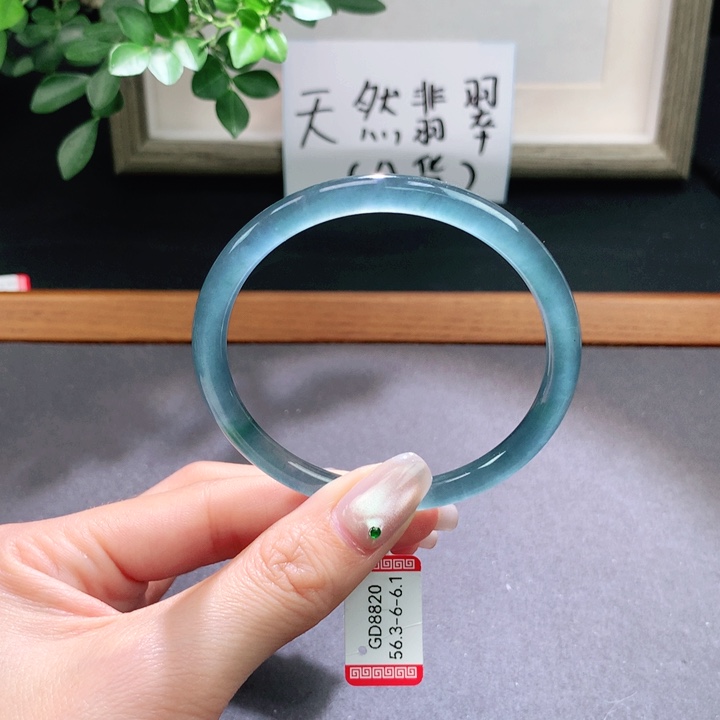 翡翠手镯未镶嵌天然翡翠手镯