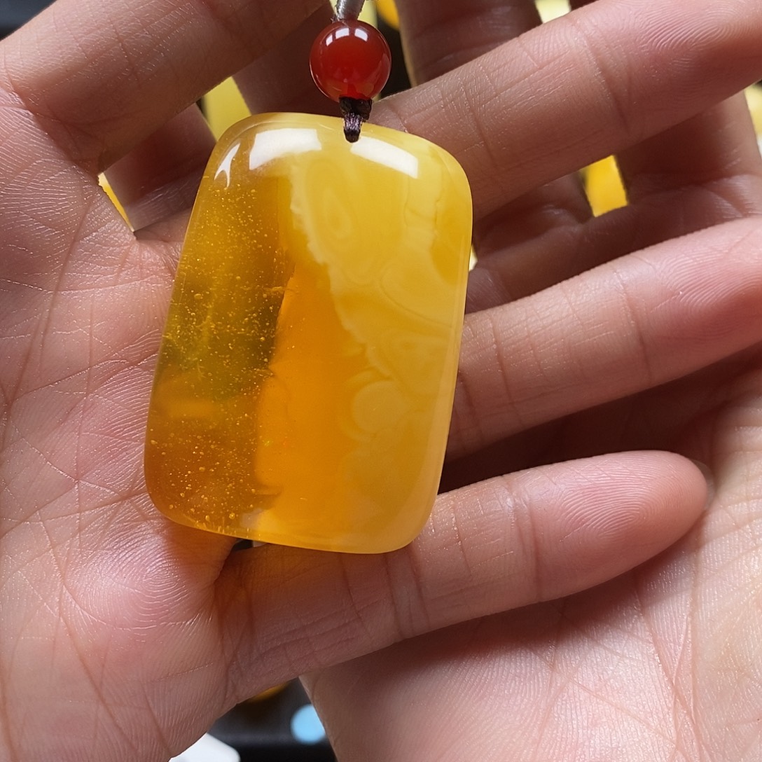 琥珀未镶嵌珠宝奇石