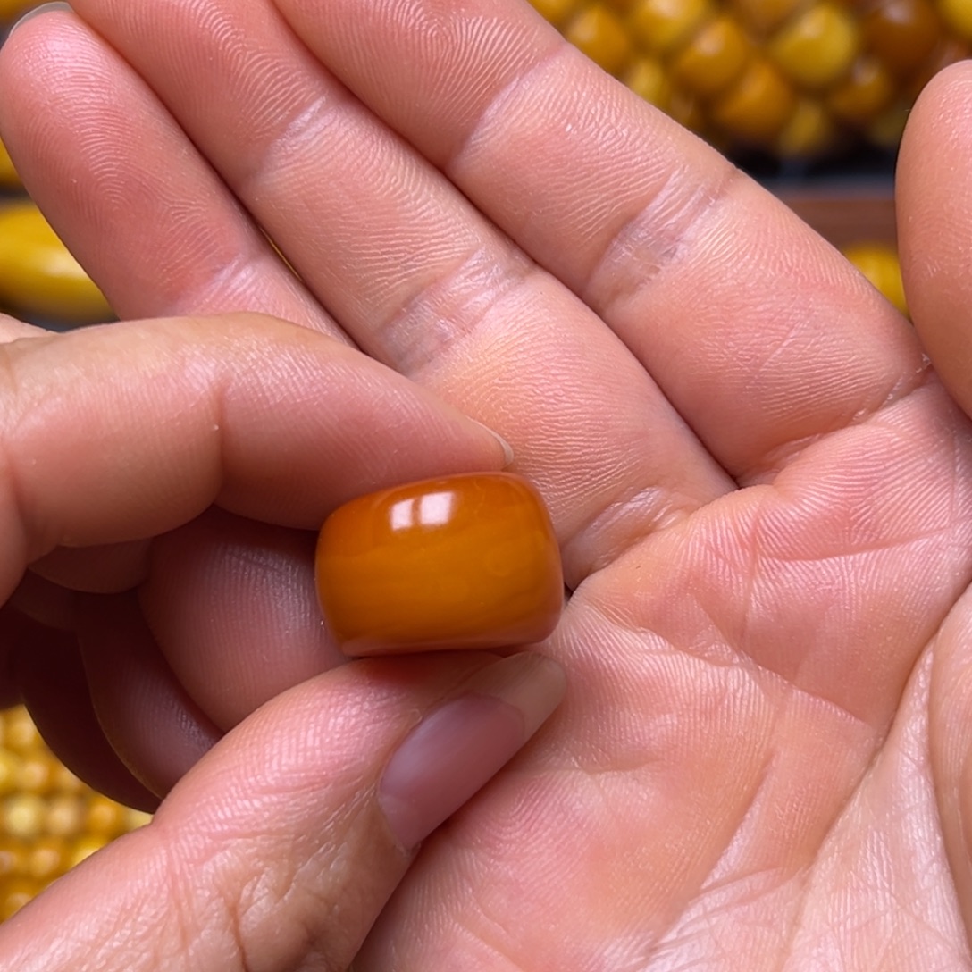 扶***上琥珀未镶嵌吊坠(不含链)