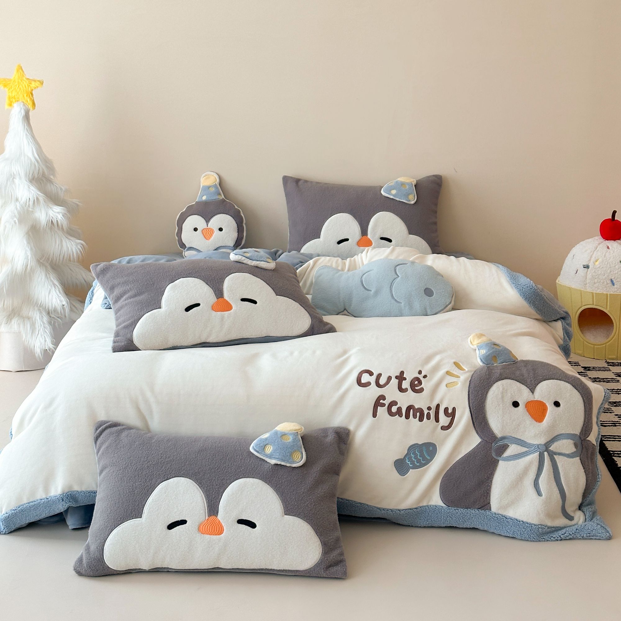 左柚家丨云朵企鹅  冬季卡通贴布绣加厚保暖牛奶绒床笠防滑四件套