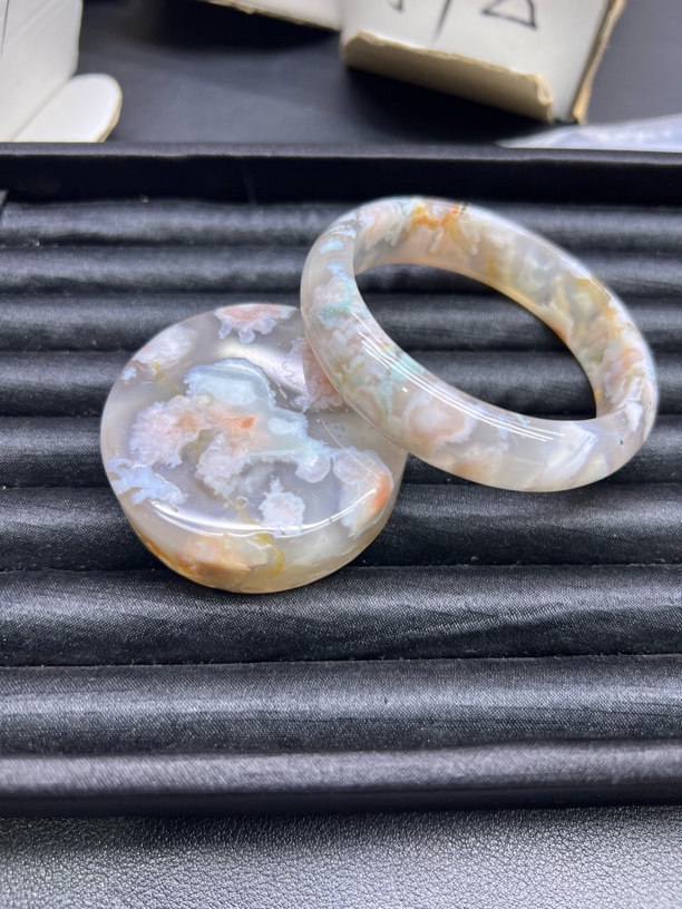 天然樱花玛瑙手镯