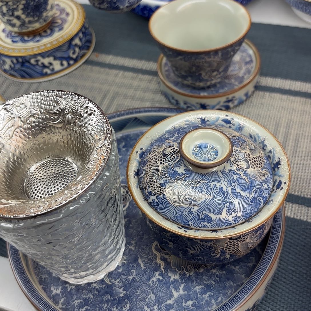 我们都在这里等你来