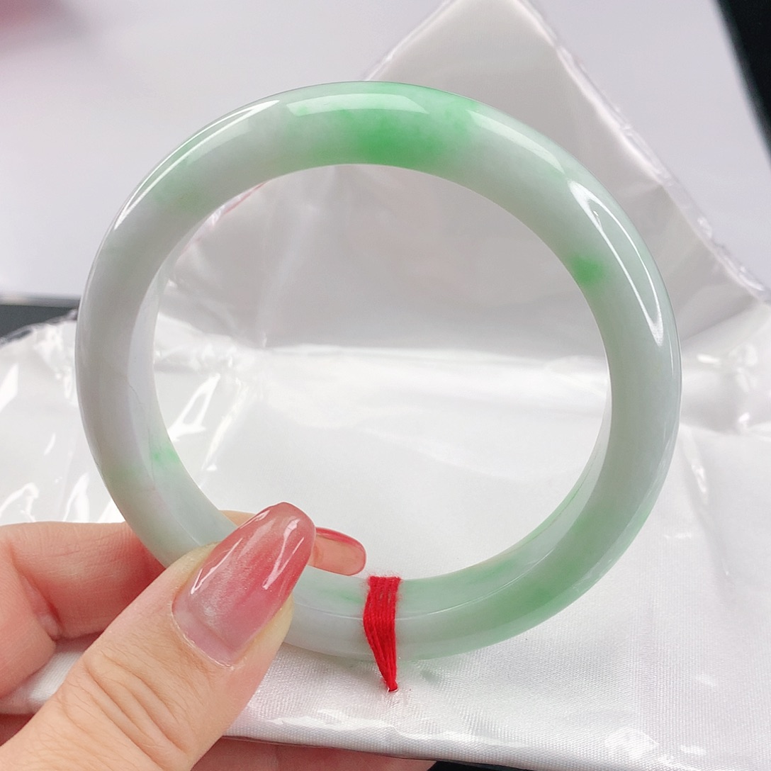 翡翠手镯未镶嵌翡翠012